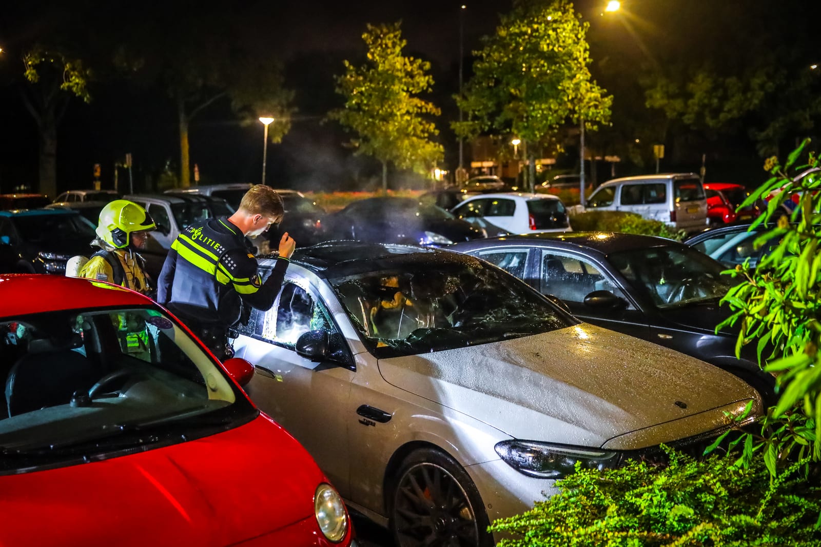 Flinke rookontwikkeling bij brand personenauto aan Melanchtonweg in Rotterdam – foto 10