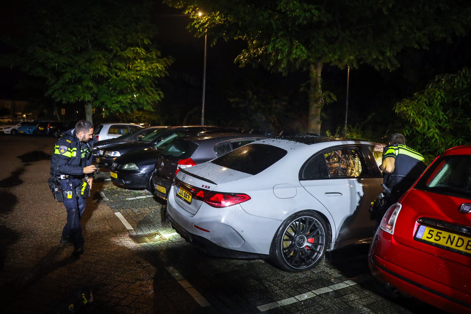 Flinke rookontwikkeling bij brand personenauto aan Melanchtonweg in Rotterdam – foto 6