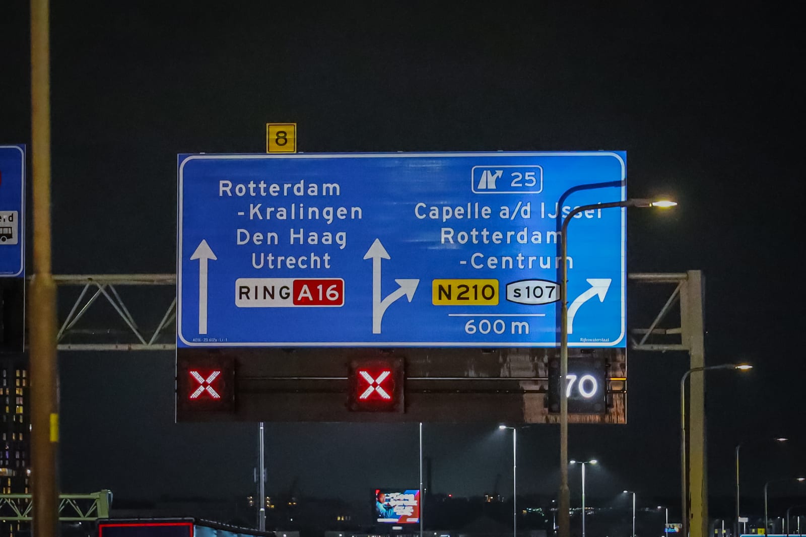 Kettingbotsing op Brienenoordbrug A16 in Rotterdam met vijf voertuigen – foto 6