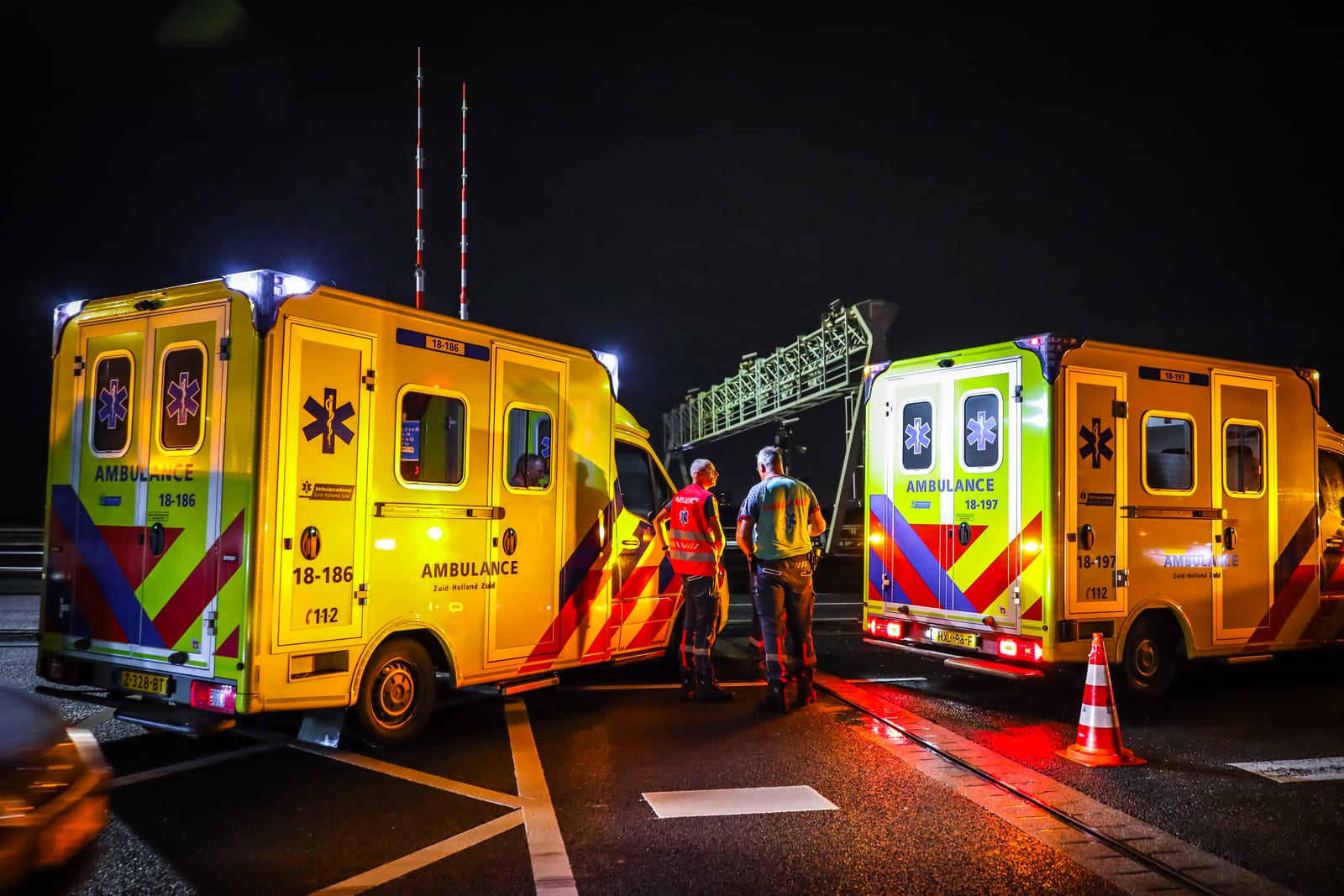 Kettingbotsing op Brienenoordbrug A16 in Rotterdam met vijf voertuigen – foto 4