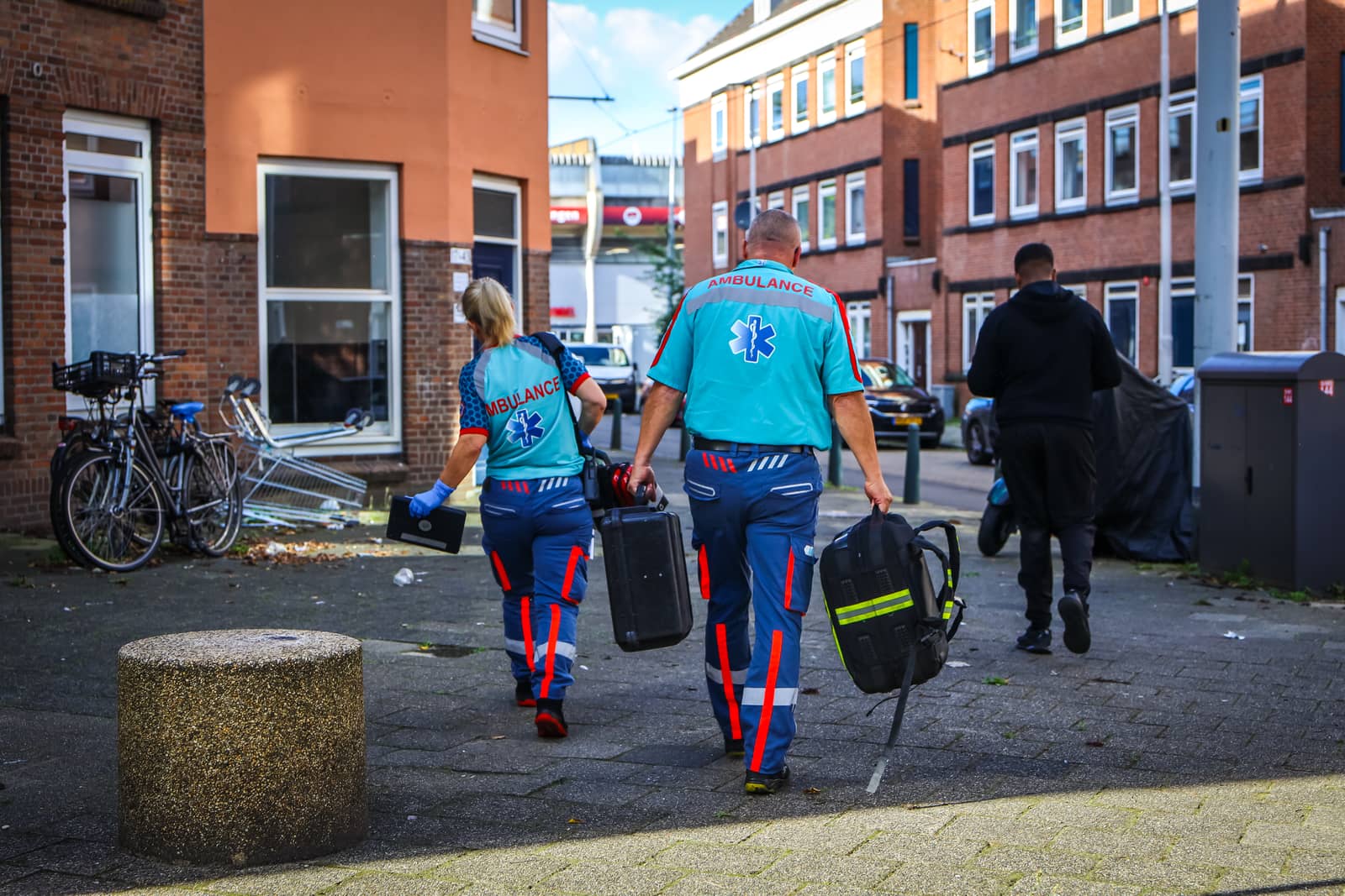 Man belt zelf hulpdiensten na steekwond van dagen eerder in Rotterdam – foto 4