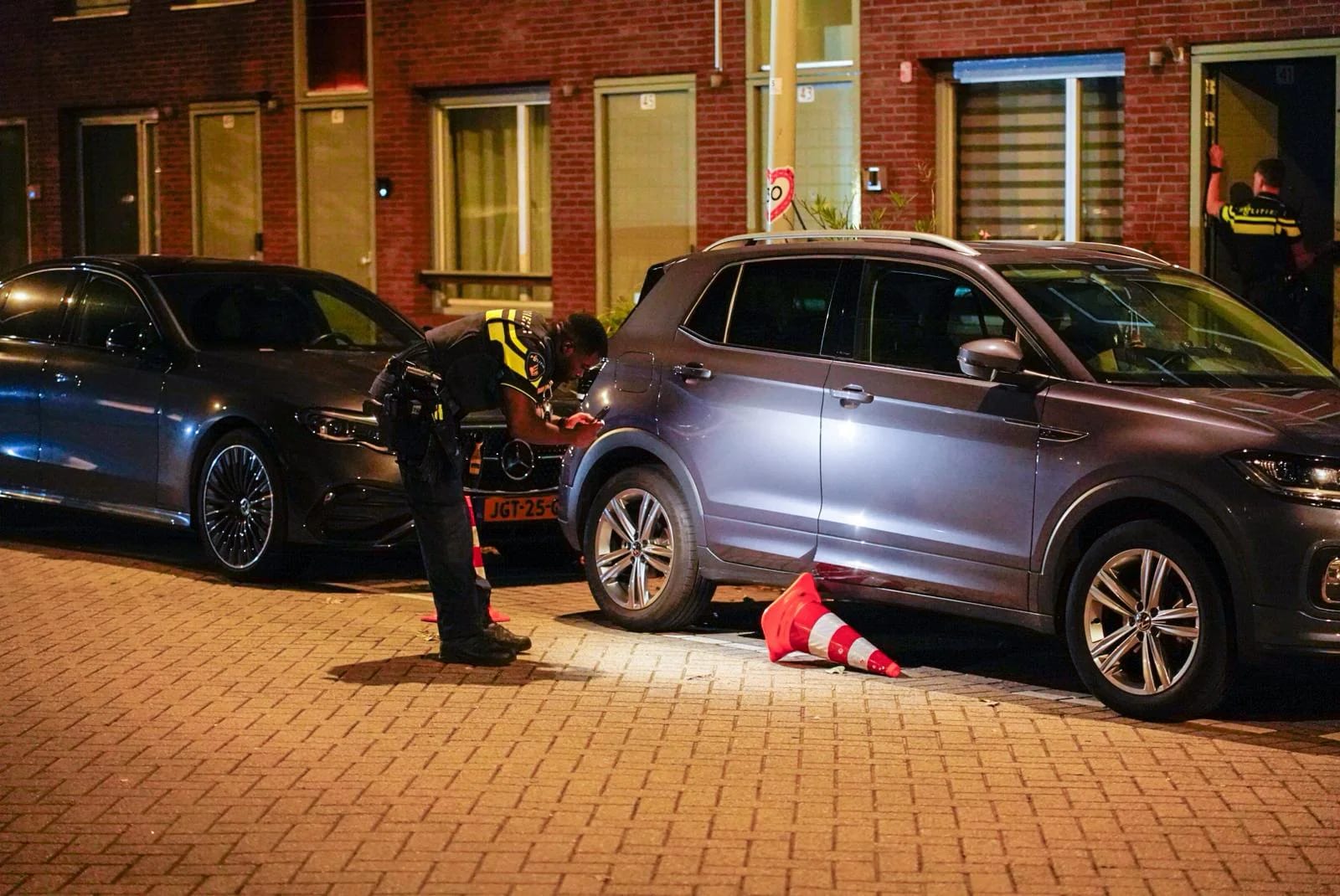 Schietpartij aan de Zinkerstraat in Rotterdam met één gewonde – foto 15