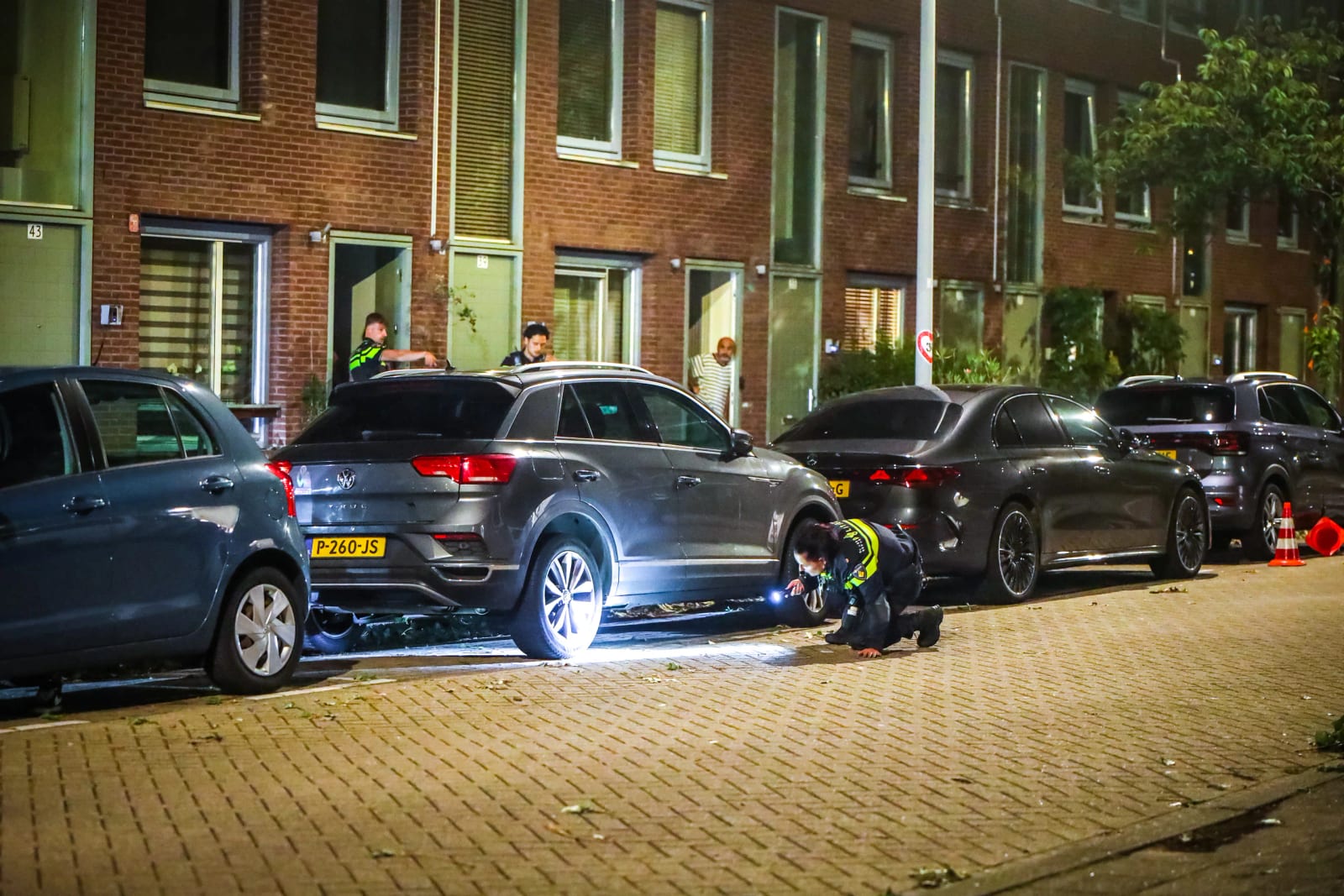 Schietpartij aan de Zinkerstraat in Rotterdam met één gewonde – foto 4