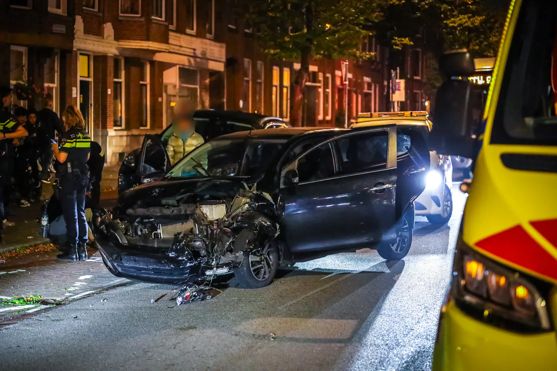 Aanhouding bij frontaal ongeval op de Beukelsweg in Rotterdam – foto 7