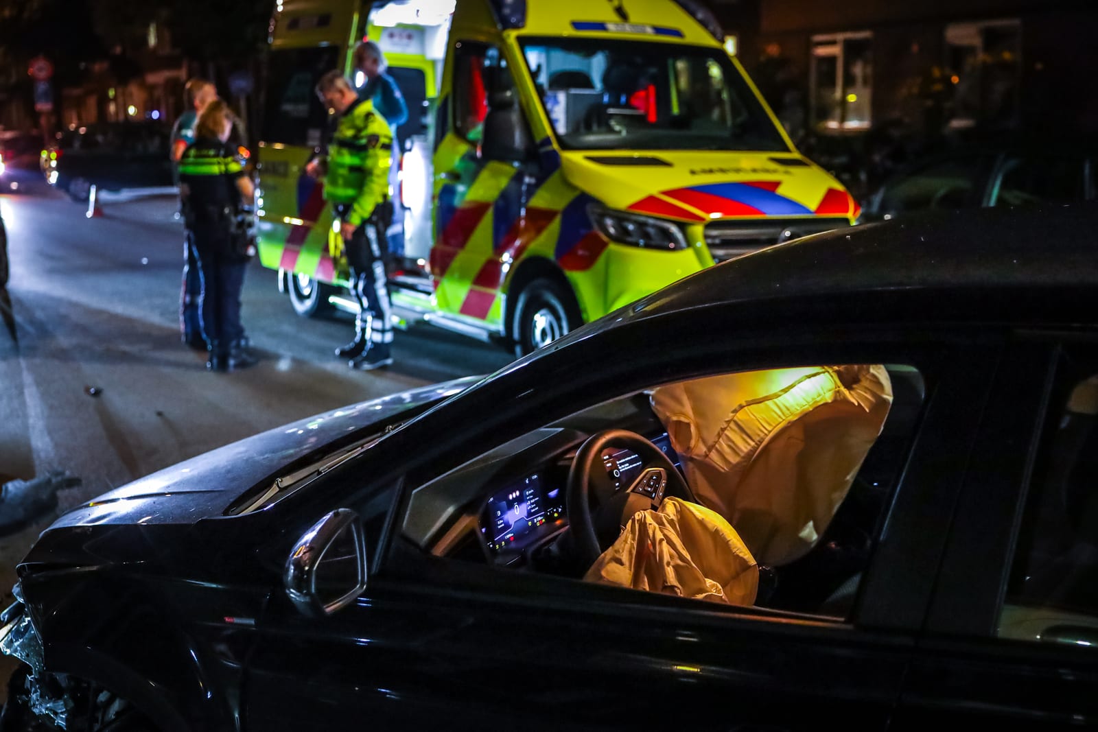 Aanhouding bij frontaal ongeval op de Beukelsweg in Rotterdam – foto 1