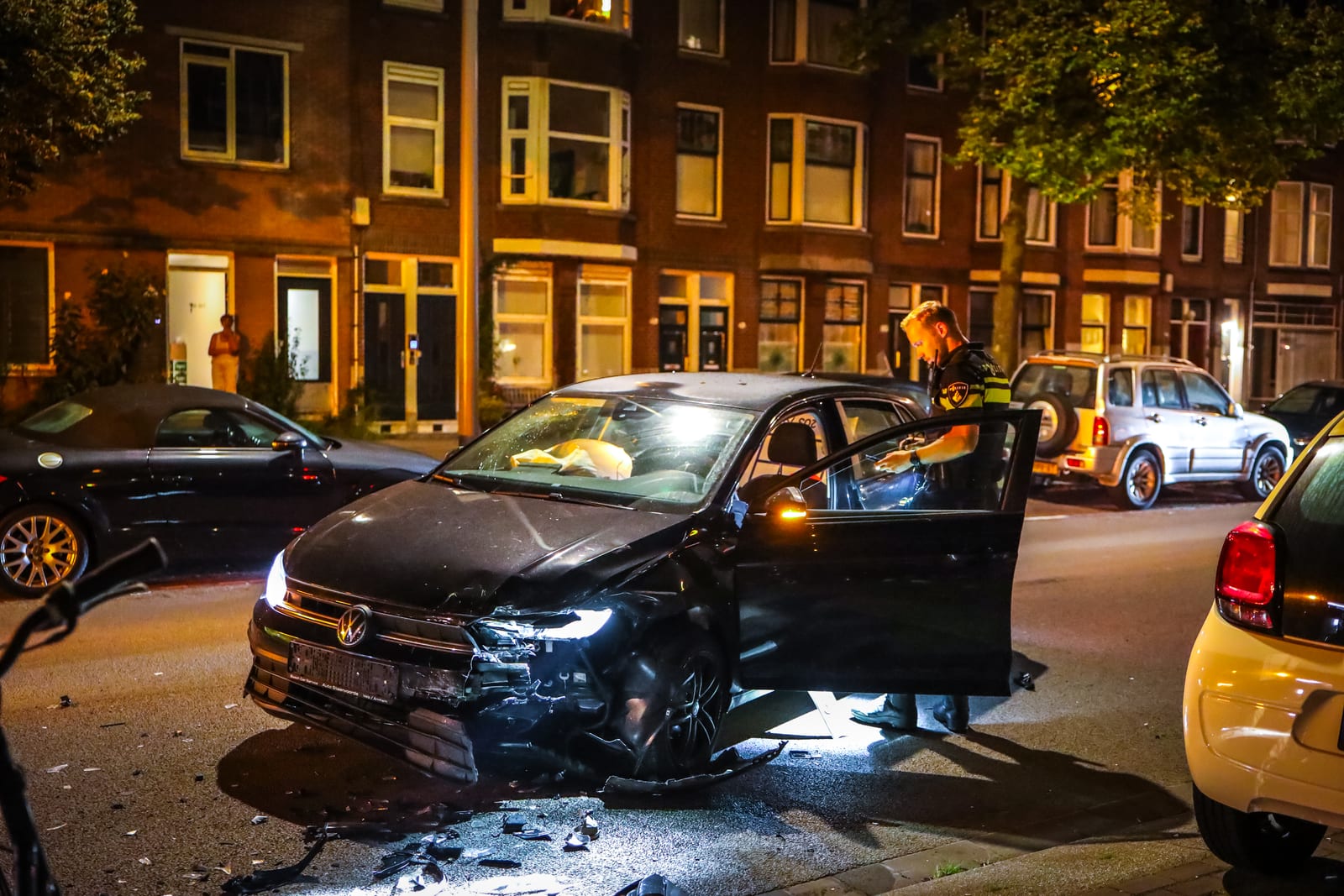 Aanhouding bij frontaal ongeval op de Beukelsweg in Rotterdam – foto 8