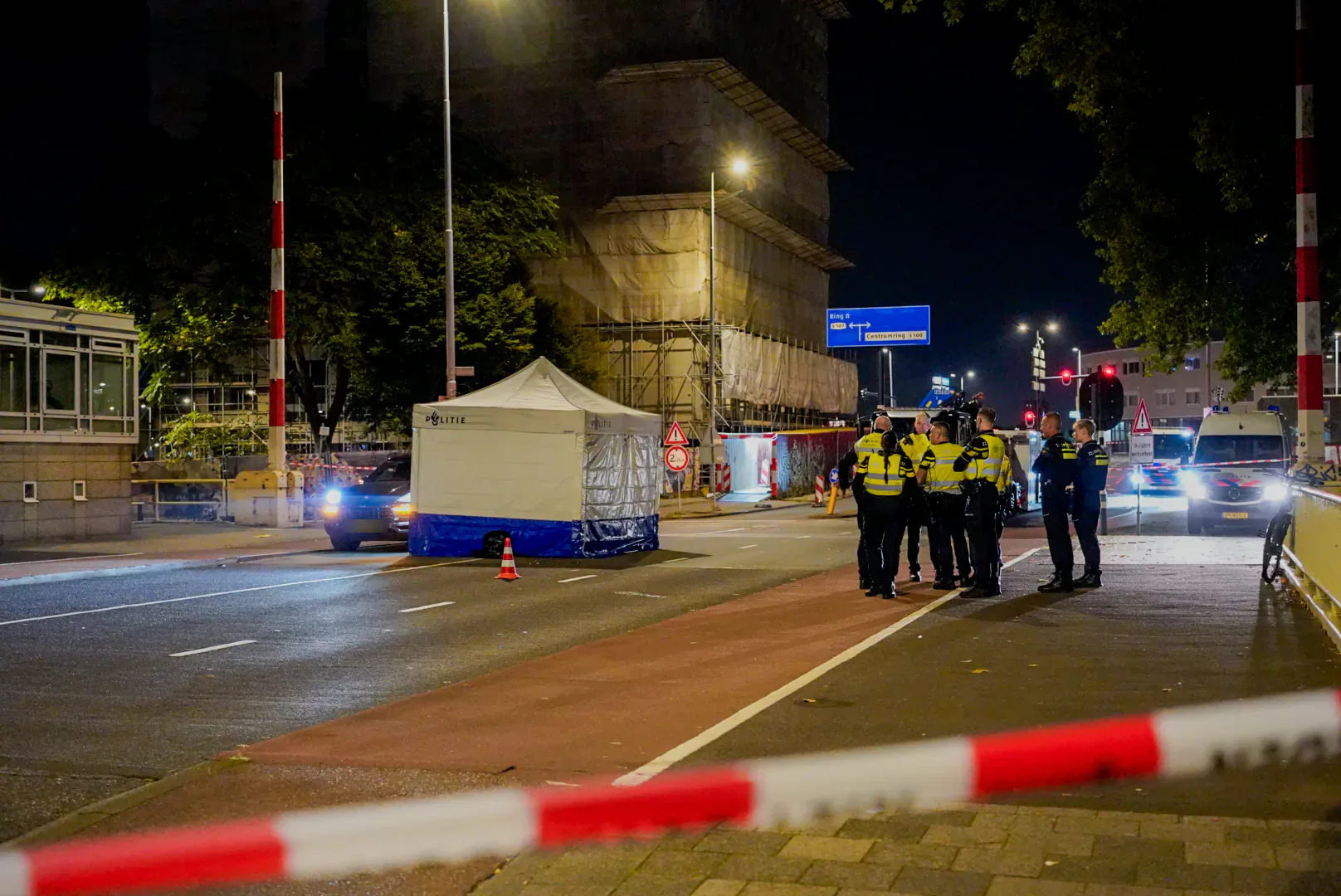 Dodelijk verkeersongeval in Rotterdam: fietser (40) ter plekke overleden, automobilist aangehouden – foto 2