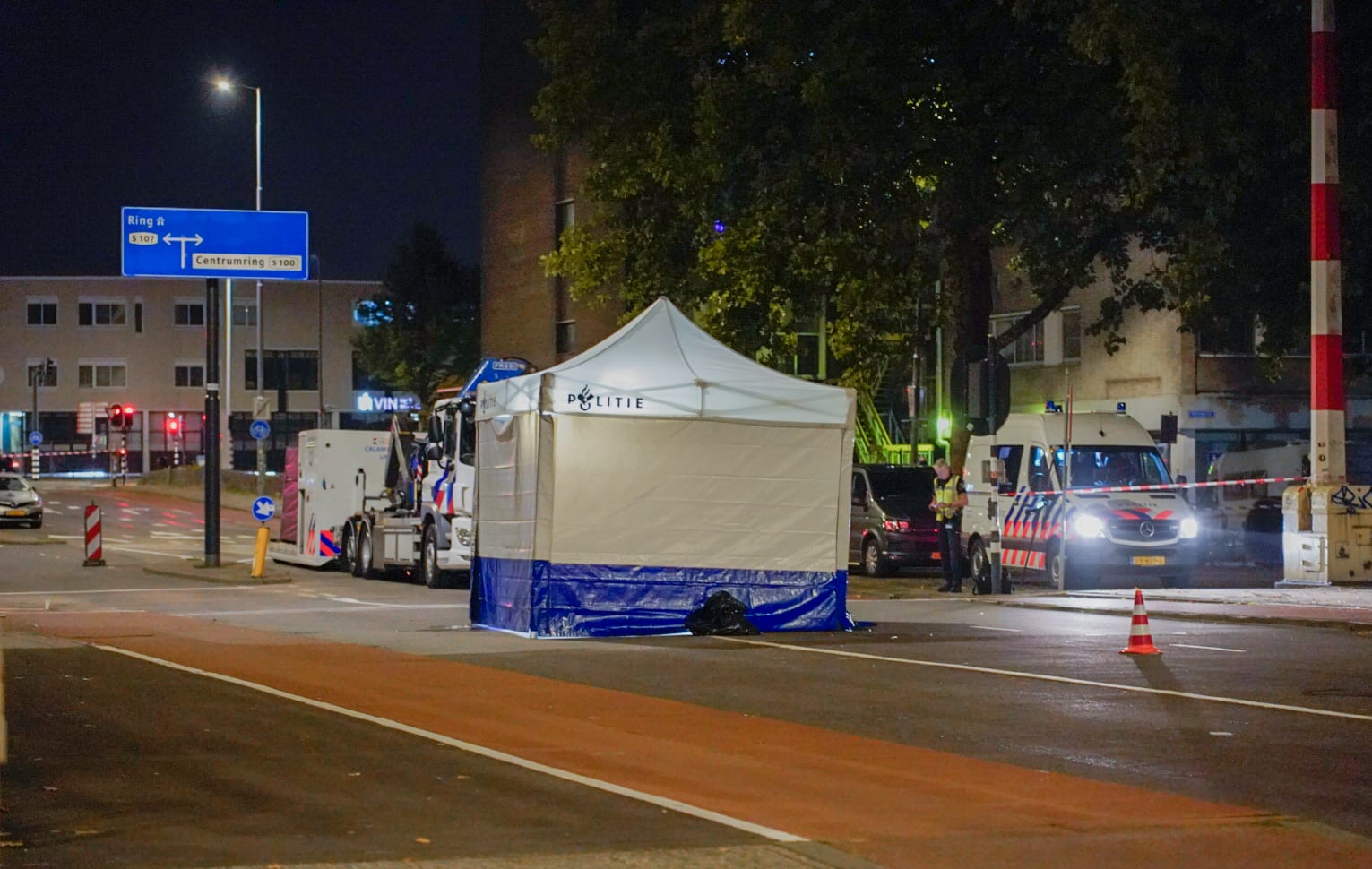 Dodelijk verkeersongeval in Rotterdam: fietser (40) ter plekke overleden, automobilist aangehouden – foto 4